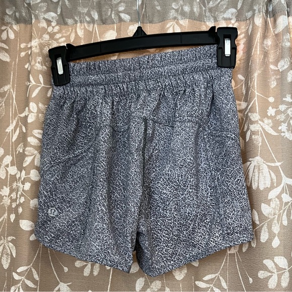 Lululemon tracker shorts - Picture 2 of 2